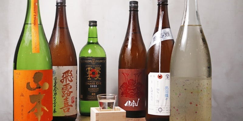 【3h日本酒15種飲み放題】肉刺し魚刺し盛り合わせと選べる土鍋ごはん付コース【11品16種】