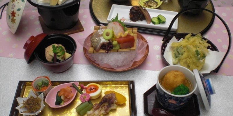 【有田懐石】先付、造り、焼物、台物、揚物、食事など全10品程度＋2H飲み放題（個室確約）