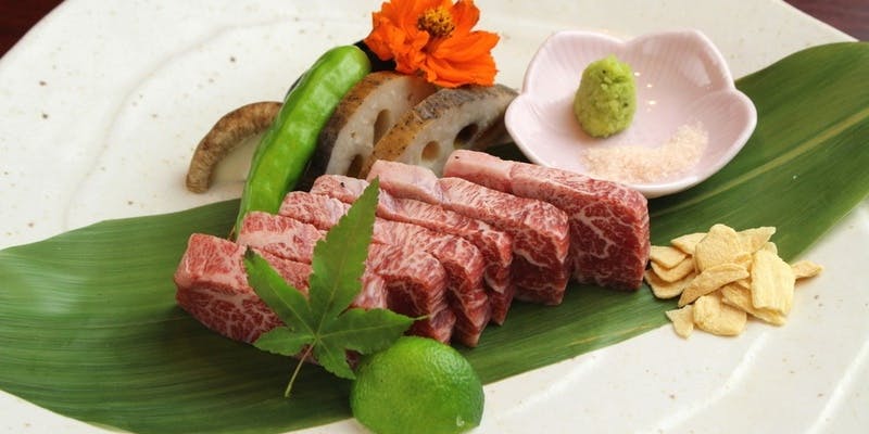 【夕凪】味わい深いロース、脂の乗った中落ちカルビ等、店自慢の和牛を楽しむコース（全11品）