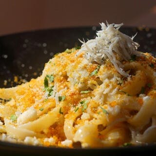 カラスミとシラスの焦がしバターソースリングイネ