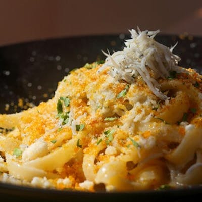 カラスミとシラスの焦がしバターソースリングイネ