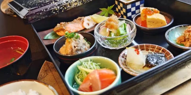 【平日限定 ひととき小町】人気メニューばかりのコスパ最強御膳 全10品