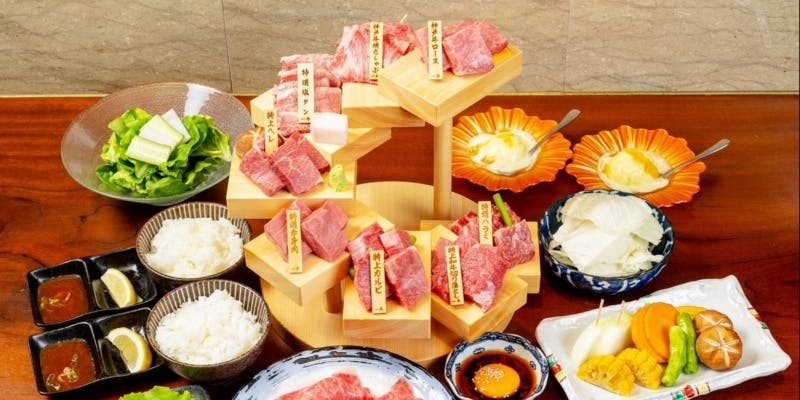 【天コース】一牛名物8段盛り＆黒毛和牛握り寿司等を満喫（全17品）