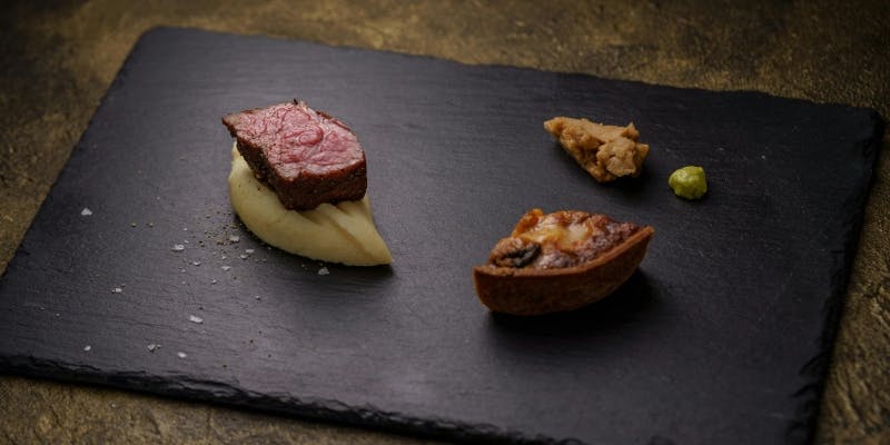 【旬の食材で仕上げる懐石風コース】フォアグラ、キャビアなど全10皿　自家製パン3種