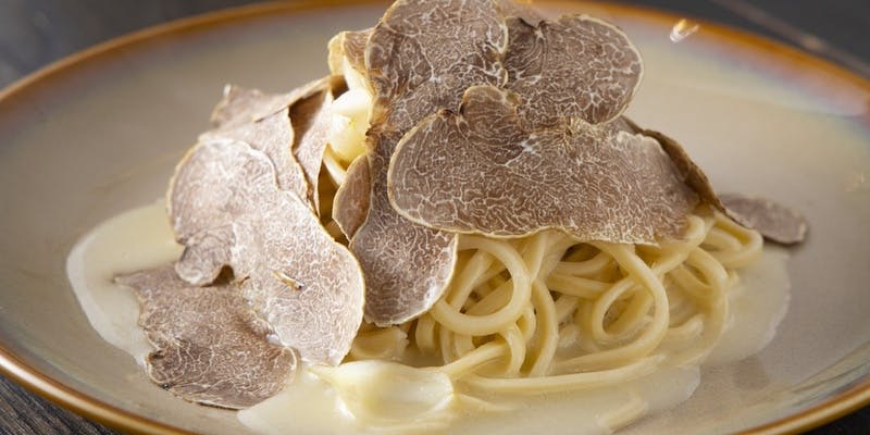 おまかせコース（黒トリュフの手打ちパスタ）