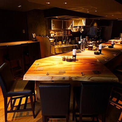 普段使いから会食まで対応する洗練空間