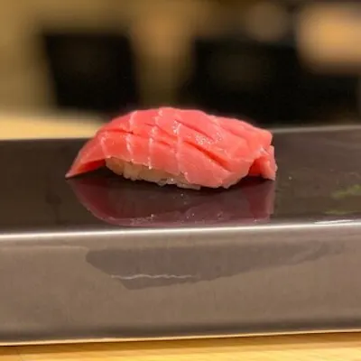赤酢のシャリと熟成ネタで味わうこだわりの鮨
