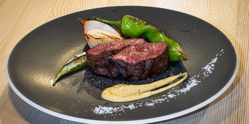 乾杯グラス付き産地直送の牡蠣や鮮魚。黒毛和牛全てが楽しめるコース