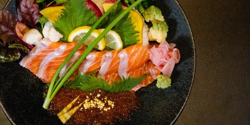 【黒岬海鮮丼】天ぷら・小鉢・汁付き