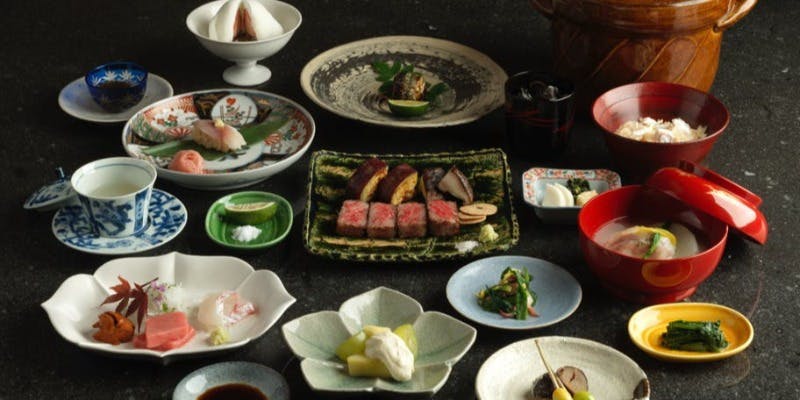 ー黒毛和牛ステーキと旬の味覚を愉しむ、贅を尽くした特選会席ー  いちょう