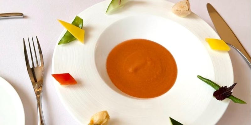 menu A　 メインでお肉料理かお魚料理かお選び頂くコース