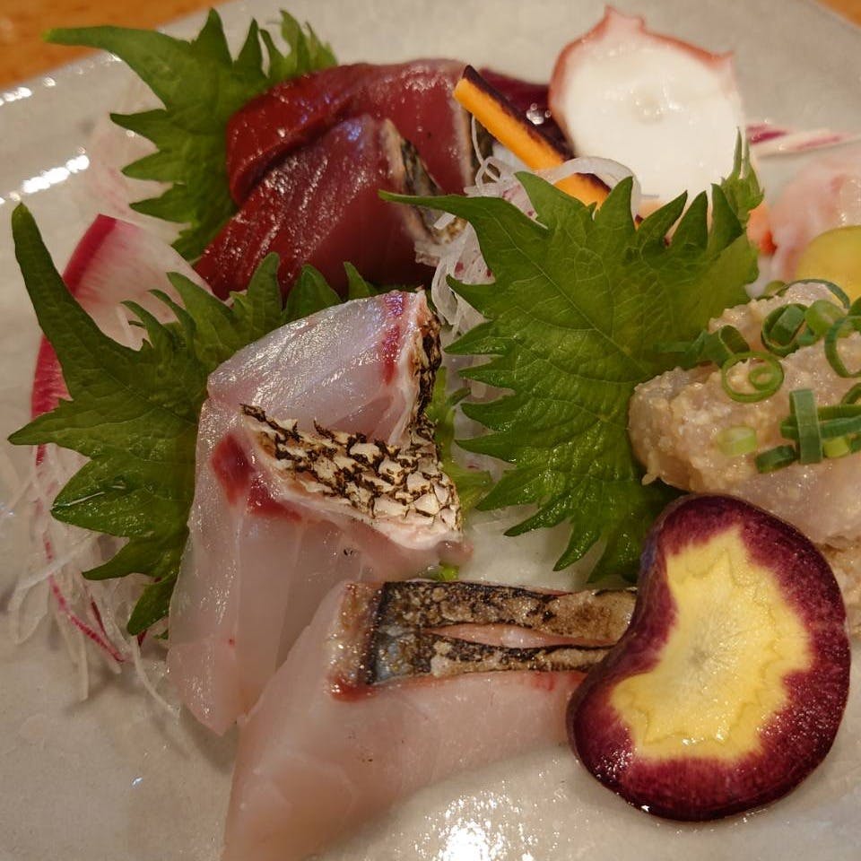 新鮮な海の幸を使った多彩な料理