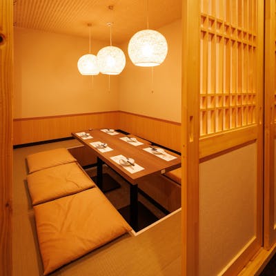 全席扉付き完全個室で、プライベートな空間を確保。接待、デート、宴会に最適