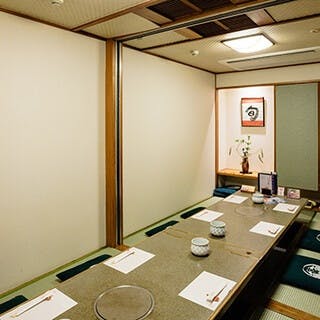 提携駐車場あり。落ち着いて過ごせる和の空間