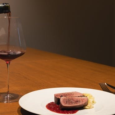 フランス産を中心とした厳選ワイン