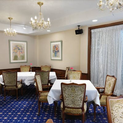 エレガントな店内で心地よい時間を