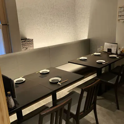 落ち着いた雰囲気の店内