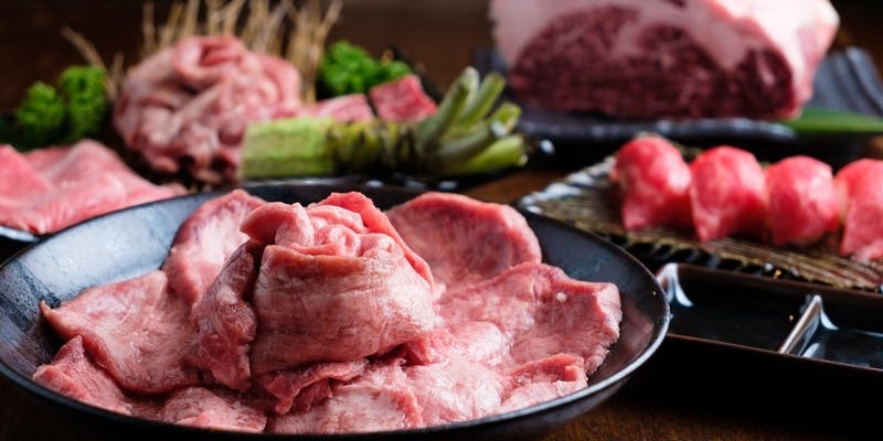 【自慢の牛タンや極上和牛も贅沢に堪能コース】　20ミリ厚切り牛たん、仙台牛タン、牛タン寿司も食べ放題