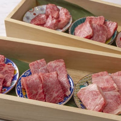 神戸牛入りの木箱盛り合わせ