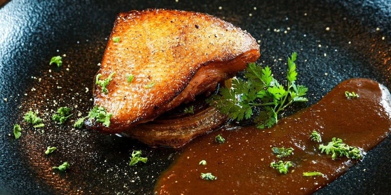 【4名様から2H飲み放題付コース】前菜からピザまで全7品を堪能する豪華プラン。サプライズケーキ可能