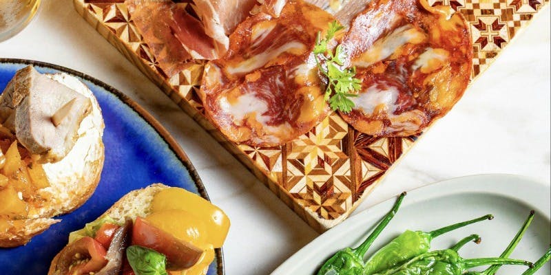 【スパニッシュ定番のタパスを楽しめる全9品のカジュアルコース//3,500円】