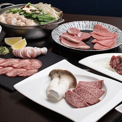 焼肉ともつ鍋が楽しめる3種類のコース