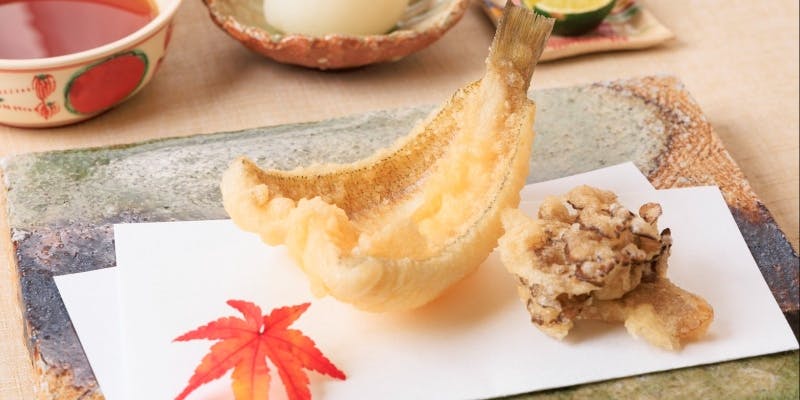 【おまかせディナーコース】旬の造り、おまかせ天ぷら一式、かき揚げ天丼または天茶または天ばら等