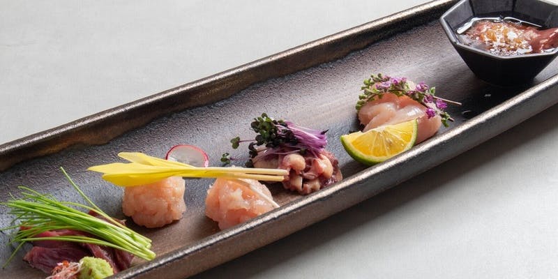 【おまかせコース】焼き鳥、鶏のお造り、釜飯など全6品＋90分飲み放題付