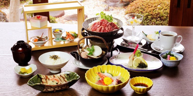 【華】前菜、温物、冷菜、焼物、箸休、遊肴、食事、デザートなど全9品程度＋2H飲み放題（個室確約）