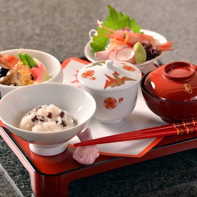 慶事や法要など、人生の節目を彩るお席に