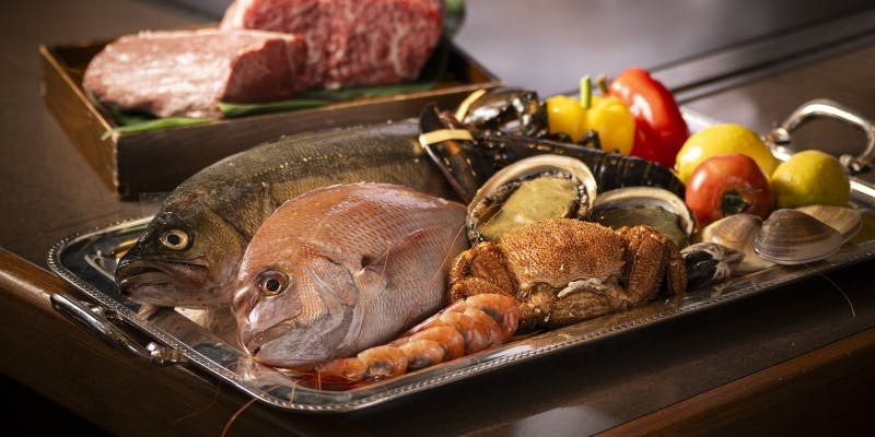 【さくらコース ― 魚介と和牛の贅沢競演】