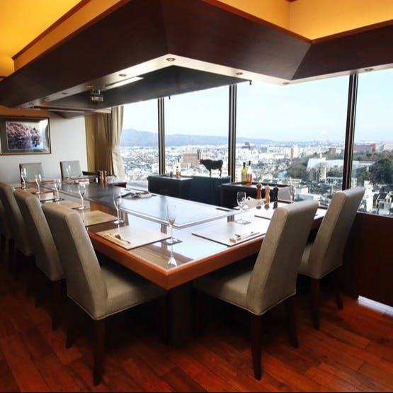 夜景が包む大人の上質空間