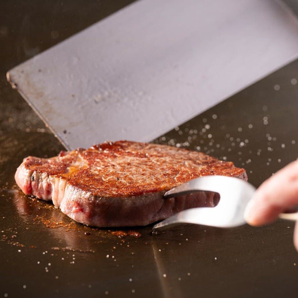 五感で楽しむライブ感あふれる鉄板焼