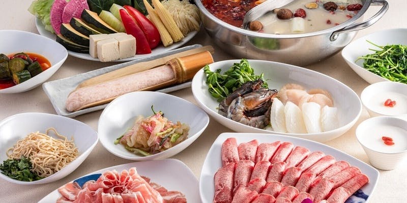 【特選コース】肉に海鮮に盛りだくさんの内容で小肥羊を堪能する充実コース