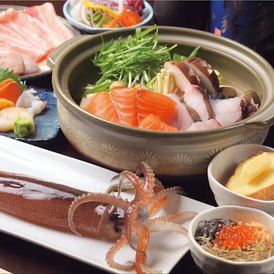 茹でズワイガニや郷土料理も!北海道の味覚を網羅した充実のコース