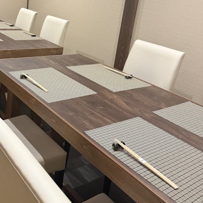 和内装の店内は隠れ家的空間です。