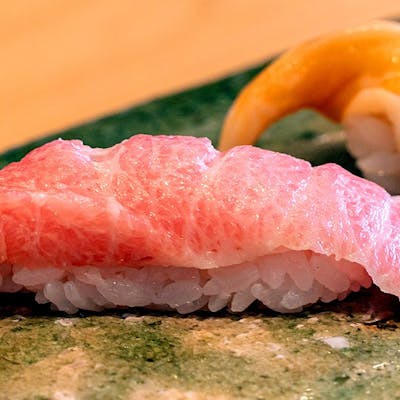 職人の技が光る丁寧な握り