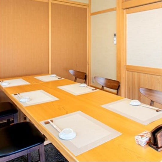 落ち着いた雰囲気の店内