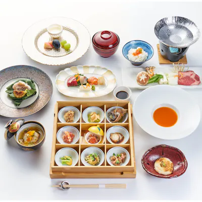 料亭の伝統技と和・中・伊融合の創作コースをご堪能