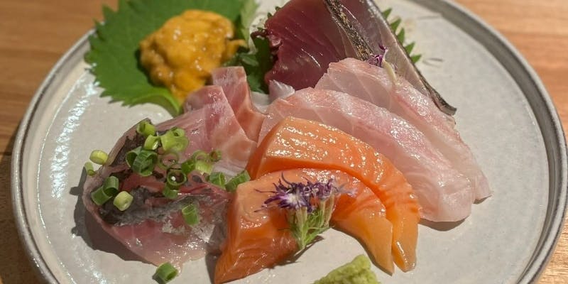 【かぎしっぽコース】自慢の新鮮な魚介と創作料理を存分にお楽しみいただけます（2時間飲み放題付き）