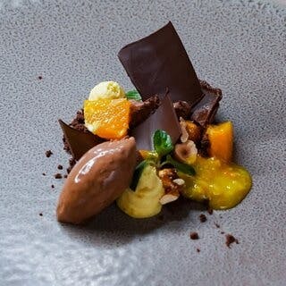 三浦萌の確かな腕が織り成す美しい料理とデザート