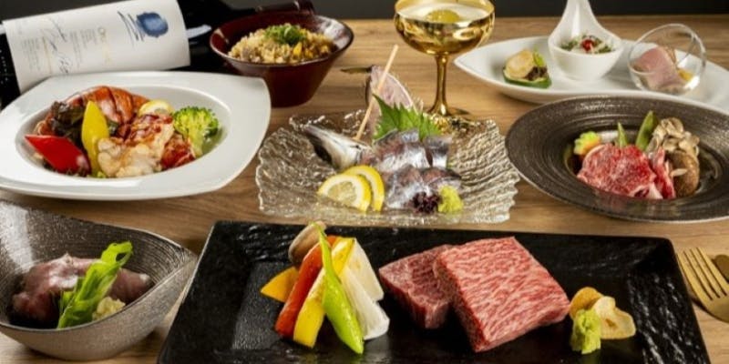 Specialコース　～ローストビーフやアジの活造り、オマール海老などを含む全8品～