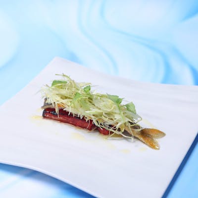 厳選された旬の食材を使用