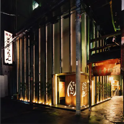 落ち着いた雰囲気の店内