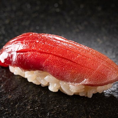 季節の旨みを極めた握りで味わう至福のひととき