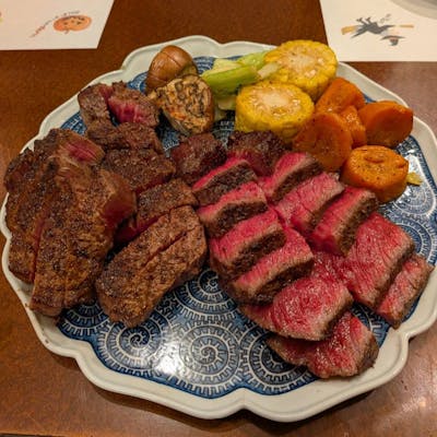 目の前で焼き上げる極上ステーキ