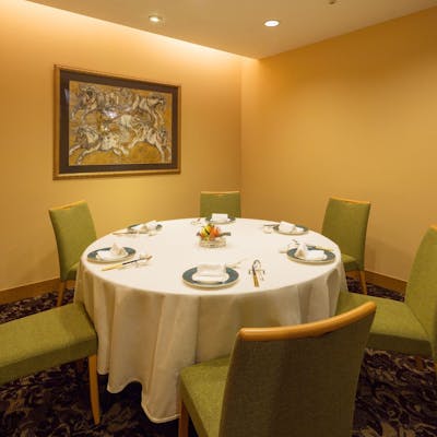 優雅なプライベート空間で楽しむ、本格中国料理。