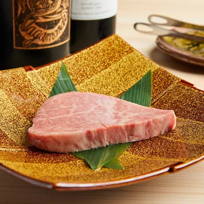「肉の選別眼」と「職人技」が生む、和牛体験。