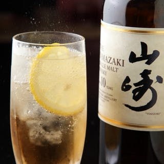 厳選された銘柄が20種以上。お酒と和牛が織りなす贅沢なマリアージュ。