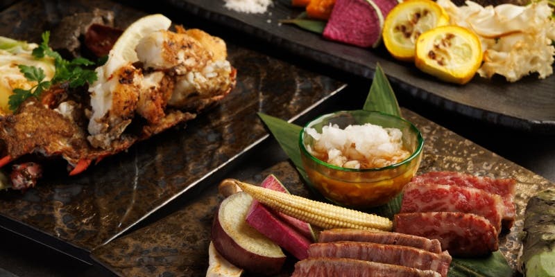 おすすめ【A5サーロインとフィレの2種盛り】国産伊勢海老など7品　頂～itadaki～コース